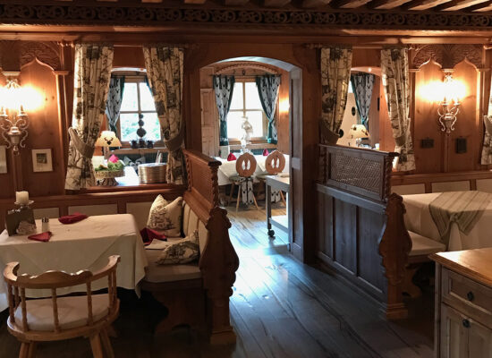Alpenrose dining room