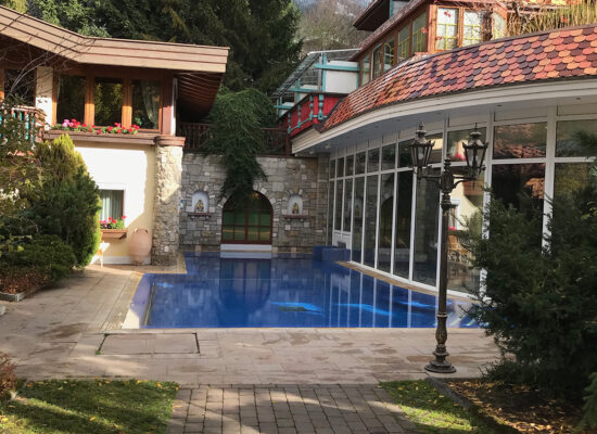 Alpenrose outdoor pool