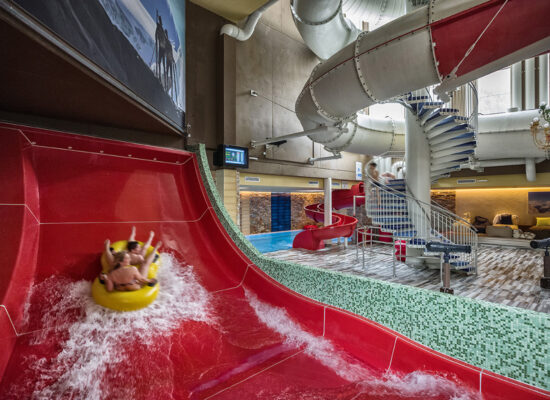 Kids pool & slide area